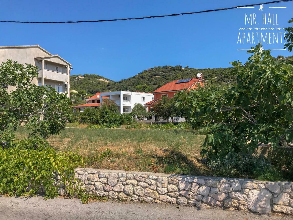 Mr. Hall Apartments Barbat na Rabu Buitenkant foto