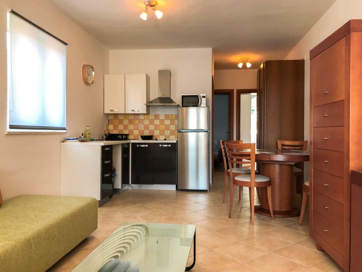 Mr. Hall Apartments Barbat na Rabu Buitenkant foto