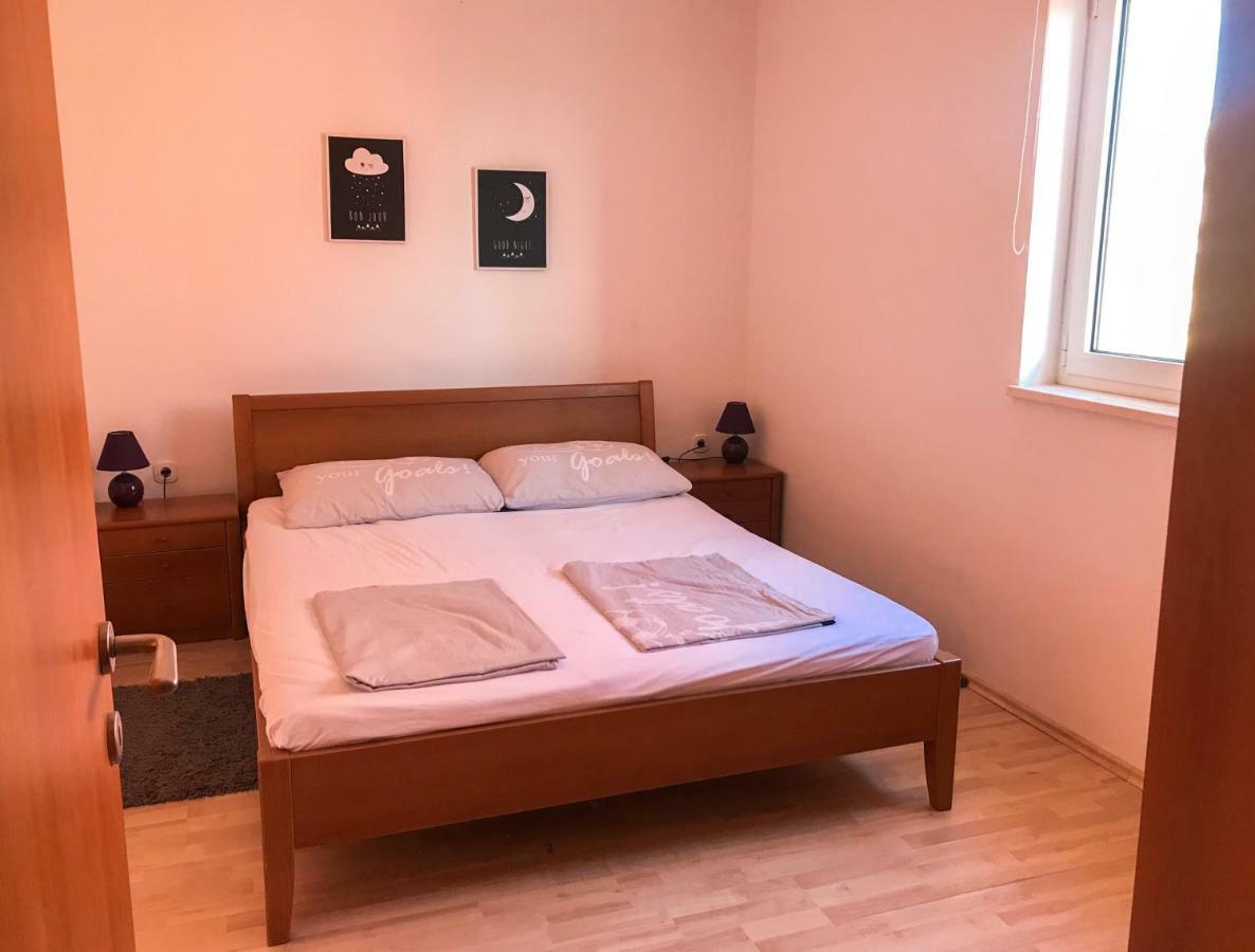Mr. Hall Apartments Barbat na Rabu Buitenkant foto