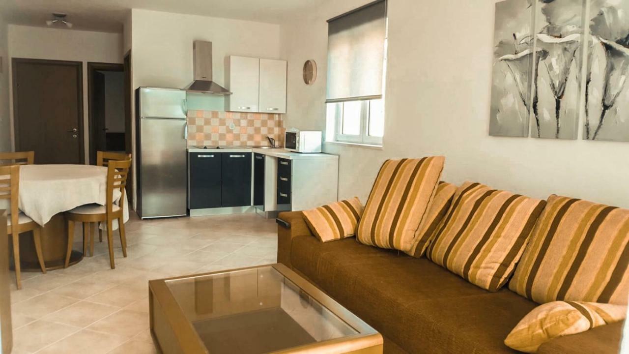Mr. Hall Apartments Barbat na Rabu Buitenkant foto